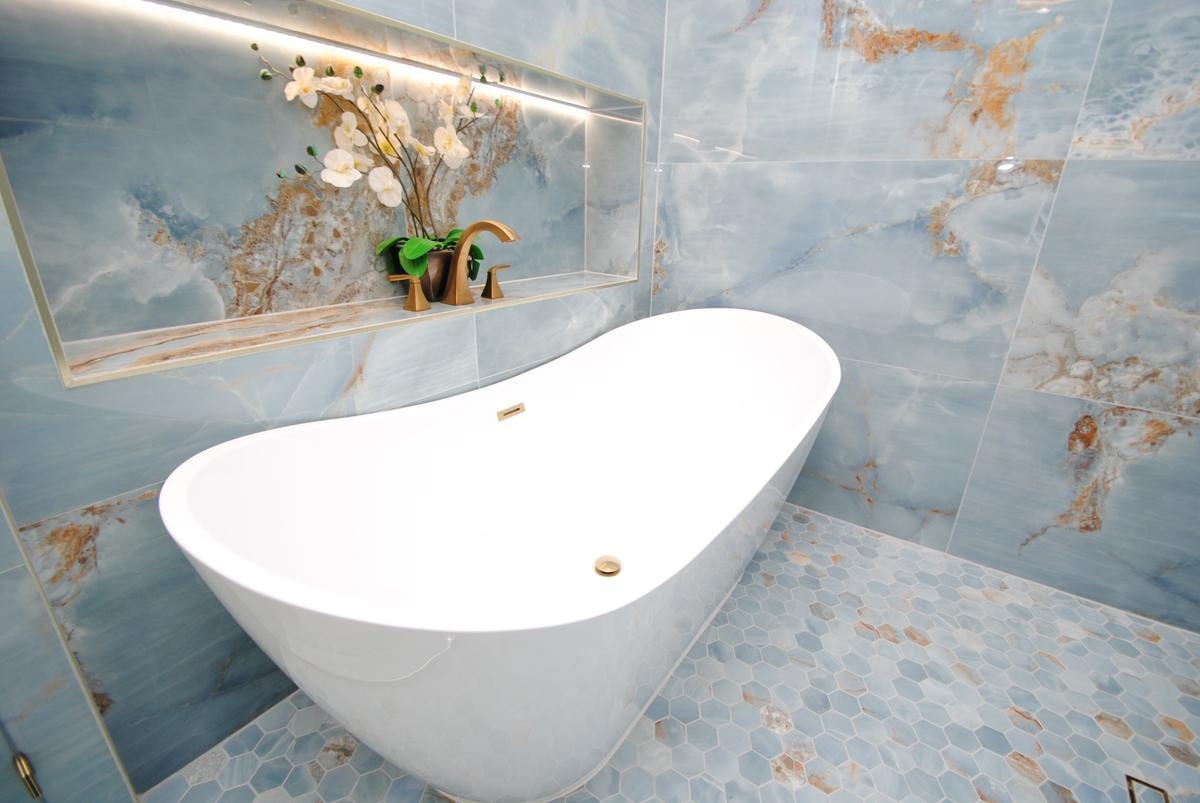 Storefront Window Replacement: Impact on Business Success - TELL PROJECTS Katy TX