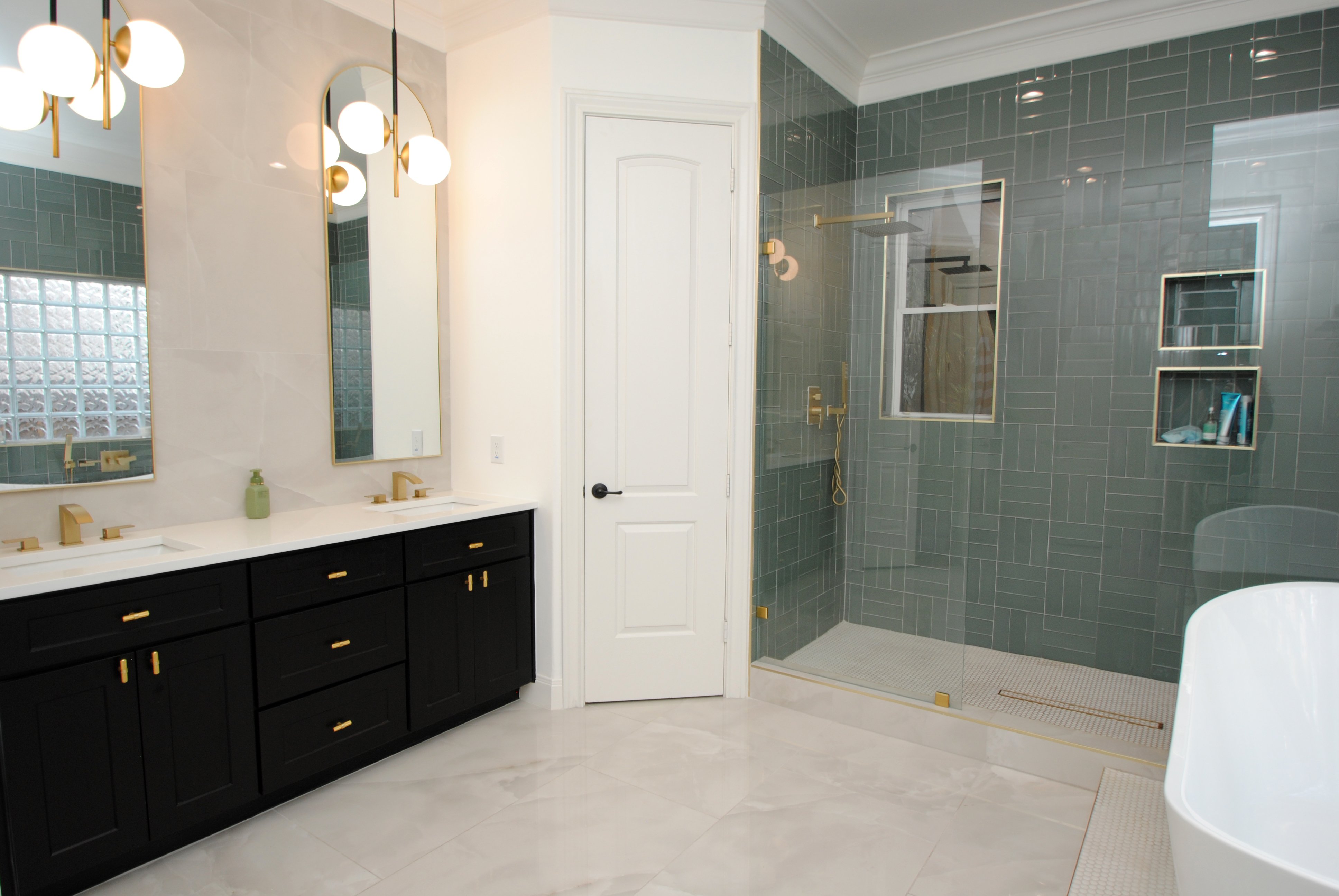 Multifamily Modern Bathroom Design